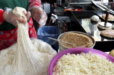 이태원 치즈 호떡 cheese pan-fried sweet pancake - hotteok / korean street food