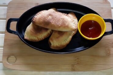 Veg Mini Calzone | Easy To Make Italian Filled Oven Bread Recipe