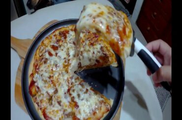 wiener dog asking for pizza ????