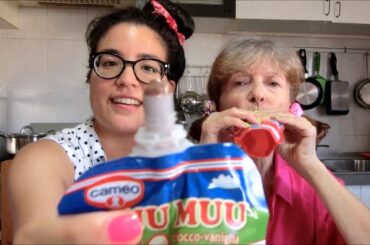 Yogurt MuMu and Strawberry Smoothie.  Review of Italian food.