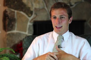 Eating with members in the Italy Catania Mission