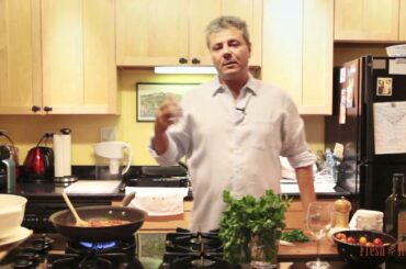 How to make Branzino AllAcqua Pazza (Italian cooking Made Easy by Select Italy)