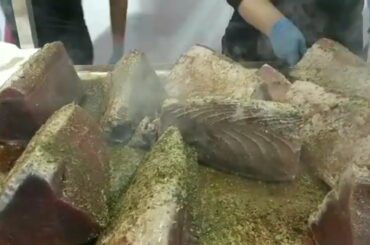 اشهى واطيب اكله سمك التونه في ميلانوا 👍 street food Milan Italy