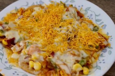 Cheesy Papdi Chaat Recipe | Italian Style Pizza Papdi Chaat | गरमा गरम पापड़ी चाट