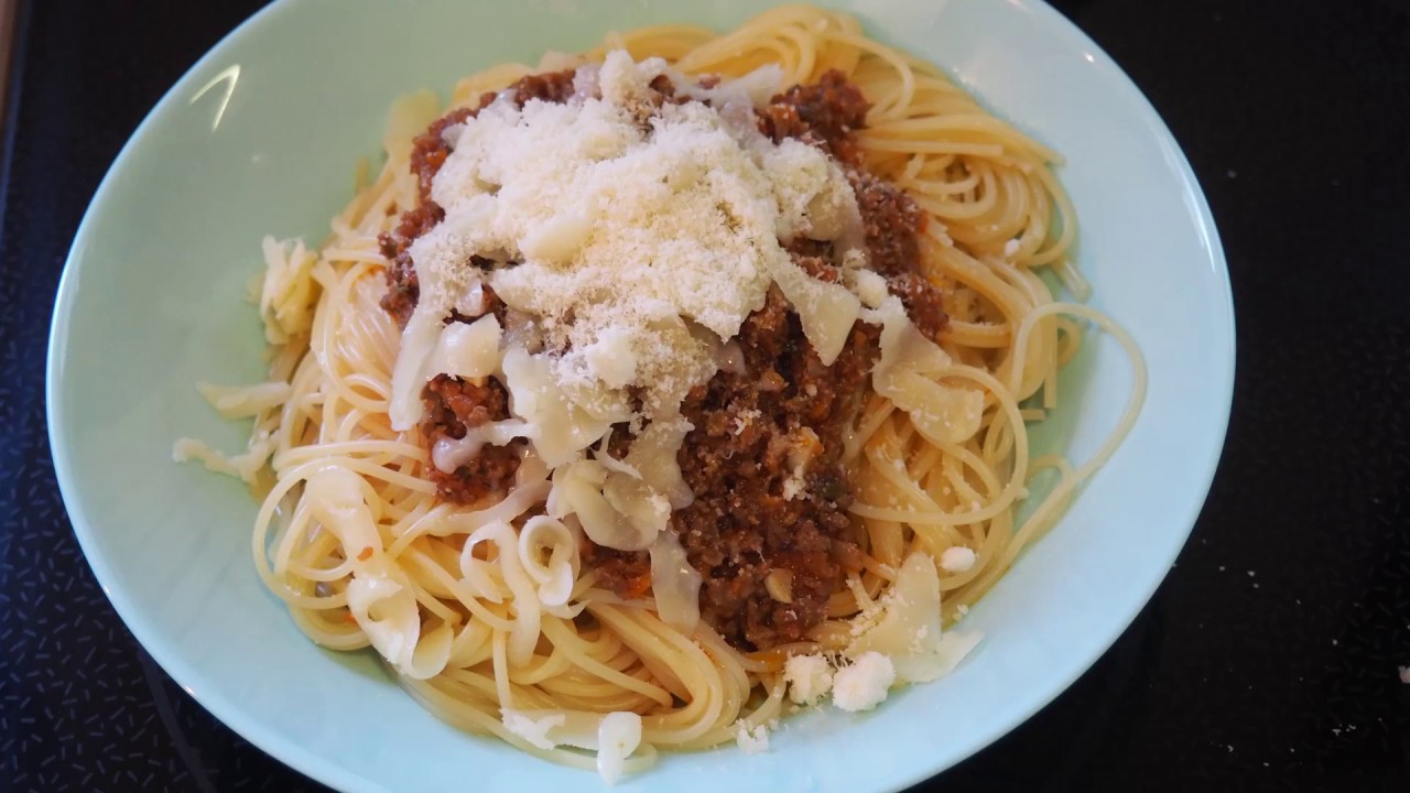 Spaghetti Bolognese / Спагети Болонезе Spaghetti Bolognese / Спагети Болонезе