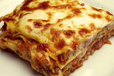 Easy Lasagna Recipe with Bechamel Sauce