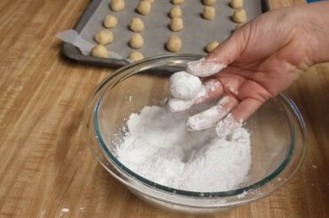 Italian Snowball Cookies - Holiday Cookie Collab