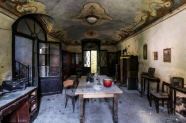 Abandoned House of a Famous Italian Football Player Allesandro *Everything Left Behind*