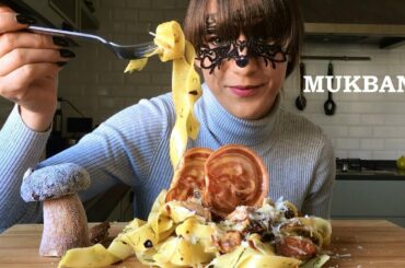 MUKBANG ITA: MANGIO PASTA. PAPPARDELLE AI FUNGHI PORCINI CON BACON  (EATING SHOW  ITALIANO)