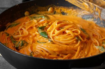 EASIEST VEGAN PASTA SAUCE | PLANT BASED BASICS