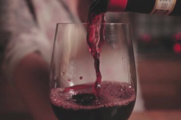 WE TRIED IT - Cinematic Wine Pour