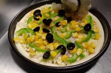 Amazing DEEP PAN PIZZA   Loaded With Cheese    Street Food#0014