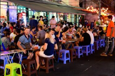 [4K] 2019 Bangkok nightlife "Khao San Road" Thai street food and cheap shopping