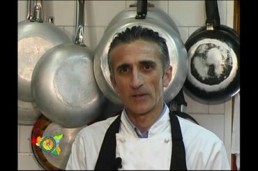 scaccia di pomodoro prezzemolo e cipolla course in Italian cuisine.