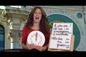 Learn Italian for Travel: At what time..?/'A che ora'..?  (Lesson 19)