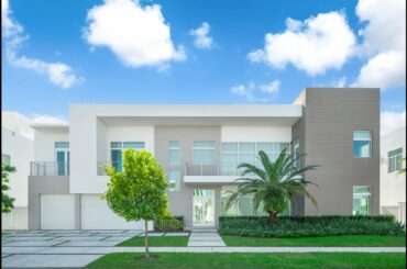 The Mansions at Doral. The most spectacular home fully upgrades (Instagram)