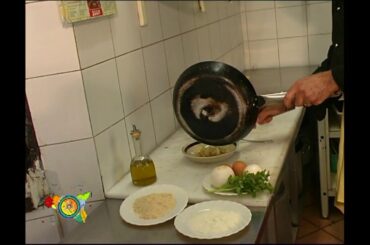 frittata di cipolla course in Italian cuisine.