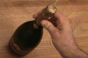 How to cork a champagne bottle
