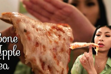 eating pizza for 7 minutes straight in Italy *first mukbang here*