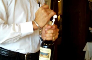 Opening Wine with Italian Style