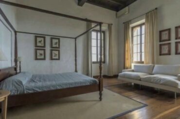 19th century Manor with 9.5 acres of land