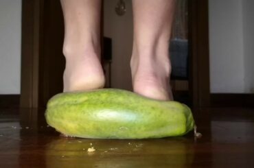 Italian girlfriend - Papaya and eggplant crush barefeet