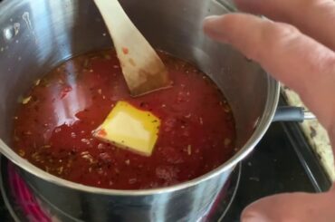 How to make authentic Italian pasta sauce