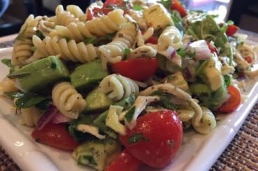 Delicious Italian chicken and Avocado Salad 4K