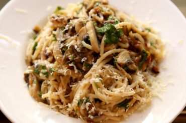 Spaghetti Aglio E Olio Recipe | Garlic Spaghetti - Italian Pasta Recipe | Ruchi's Kitchen