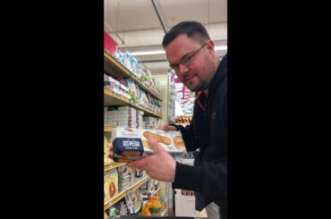 Food shopping at Italian grocery shops