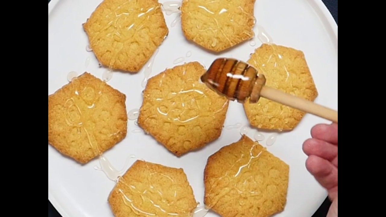 How to Shape Biscuits Like a Masterpiece On a Plate La