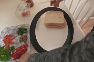 Bread pizza /quick and easy /Pakistani vlogger