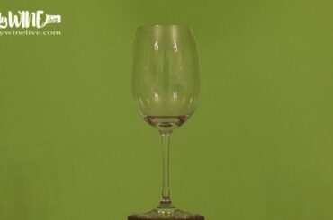 Glass for full-bodied and aged white wine and young red wine