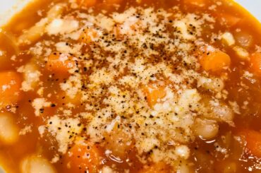 Frachelli's Tuscan White Bean & Carrot Soup