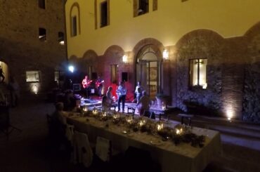 Alessandro Capini @ Castello Banfi, Siena, Italy "Oh, Pretty Woman - Roy Orbison"