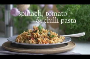 Slimming World spinach, tomato and chilli pesto pasta recipe - 1½ Syns per portion