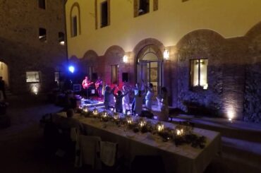 Alessandro Capini @ Castello Banfi, Siena, Italy "Sweet Caroline - Neil Diamond"