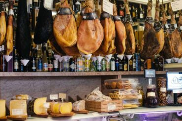 Lisbon Small-Group Walking Tour with Food and Wine Tastings, Portugal