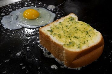 egg fried garlic toast / korean street food