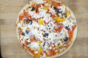 TAWA PIZZA / Chicken cheese pizza on tawa/ pan recipe/ pizza without oven