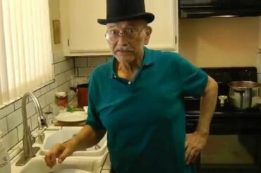 Cooking With Raphael - Spaghetti Sauce