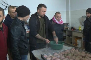Italian TV chef serves up cooking lessons at Gaza prison | AFP