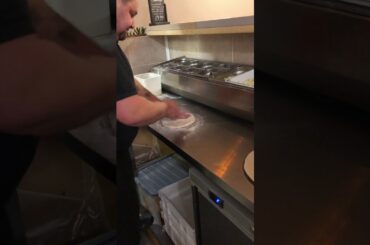 How to make italian pizza base