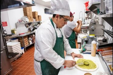 See how vegan pizza is made at Modesto's new Pizzeria Halt