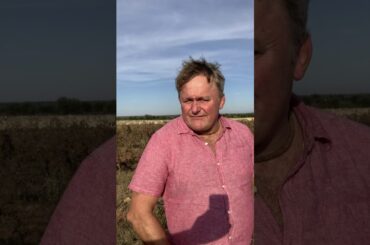 Eamon discovers the Old Vines of Puglia with Dom Hentall