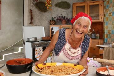 Pasta Grannies cook fettuccine with rabbit sauce from Ischia