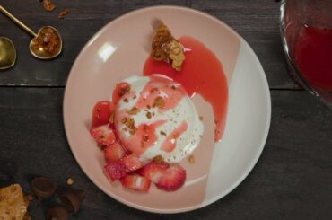 Easy Italian Panna Cotta Recipe with Honeycomb