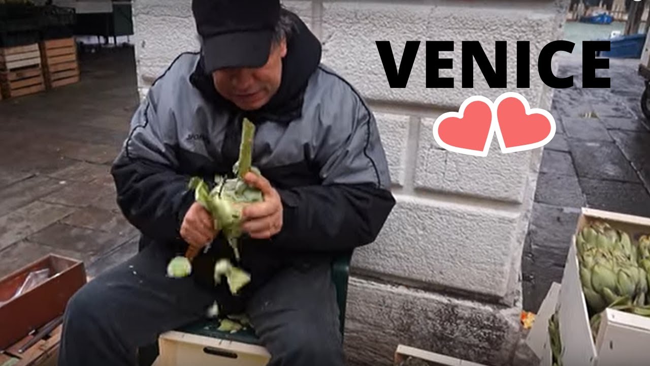 EXPLORING VENICE, THE ARTICHOKE PEELER at the RIALTO MARKET, ITALY 🍅 EXPLORING VENICE, THE ARTICHOKE PEELER at the RIALTO MARKET, ITALY 🍅