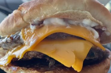 What’s WRONG with Burger King’s NEW Cheddar Bacon King?