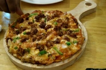 ITALIAN WOODFIRED PIZZA/pizza making in woodfired oven at trivandrum/foodie samayal priya